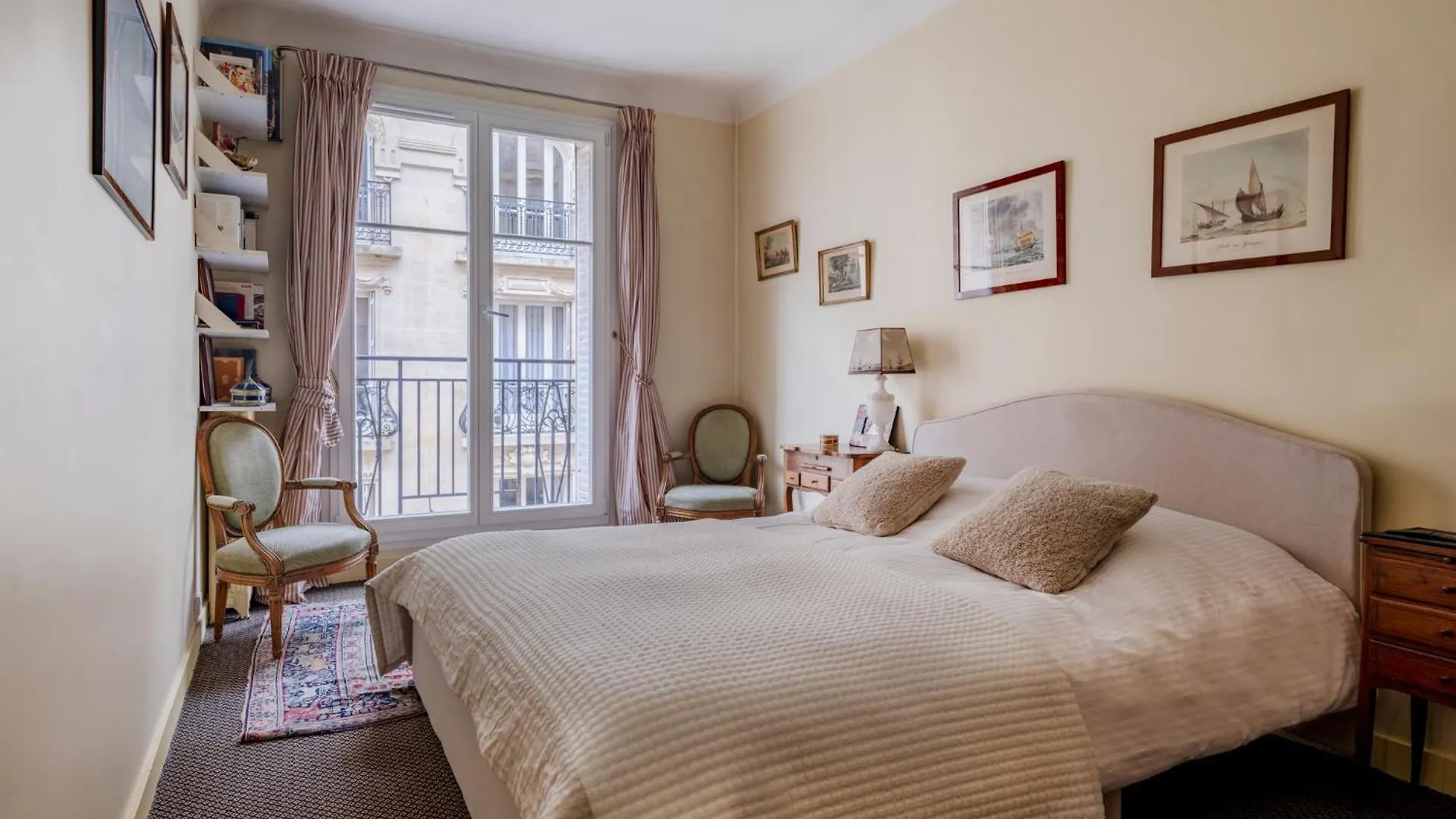 Apartment Center Trocadero *